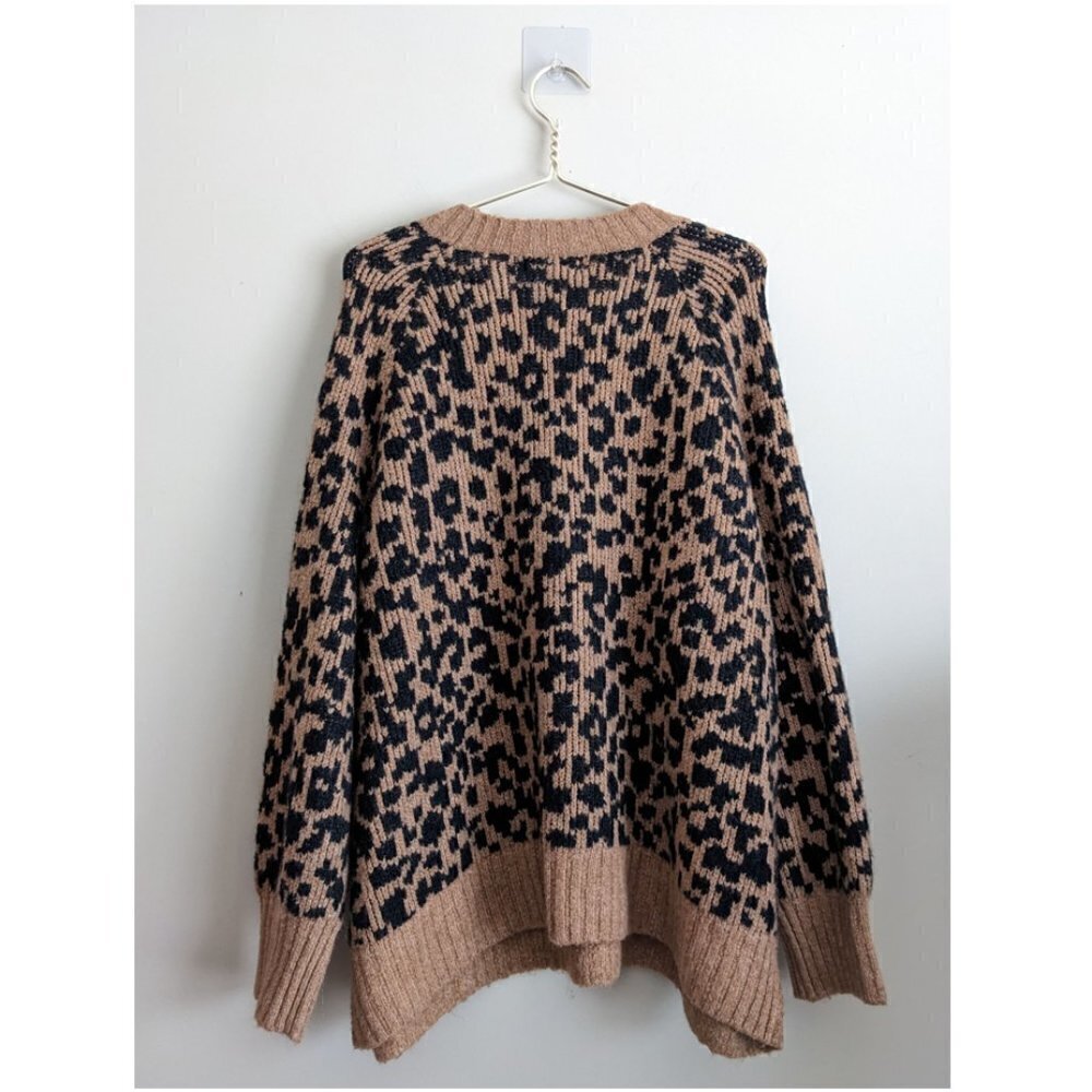 Old Navy Leopard-Print Pullover - Picture 6 of 7